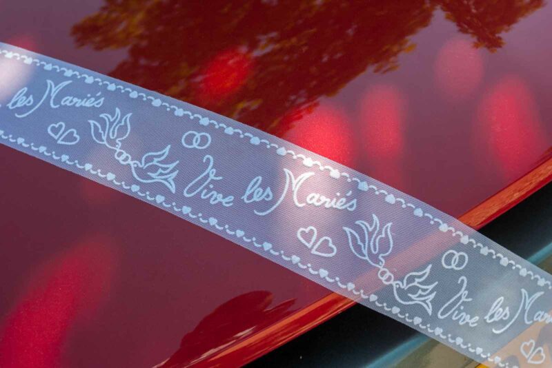 La voiture des mariés S & F